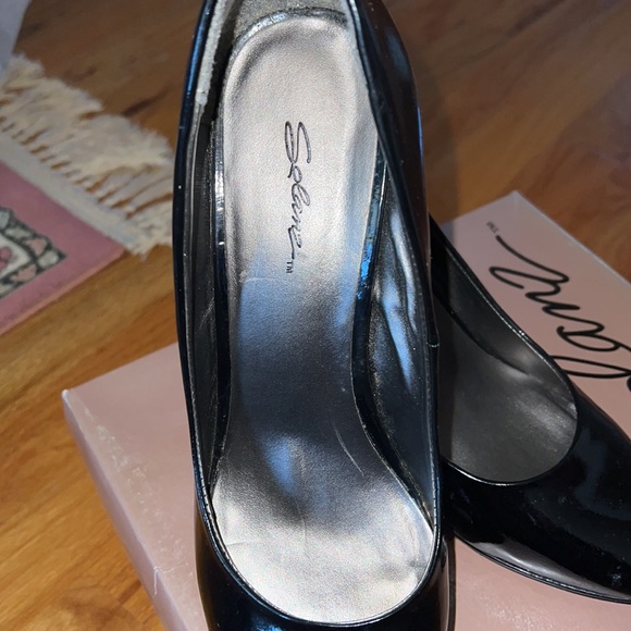 Solanz black heels  👠 🖤 - Picture 2 of 4
